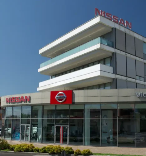 Esterno della sede di Nissan Victoria a Brescia, concessionario Nissan a Brescia